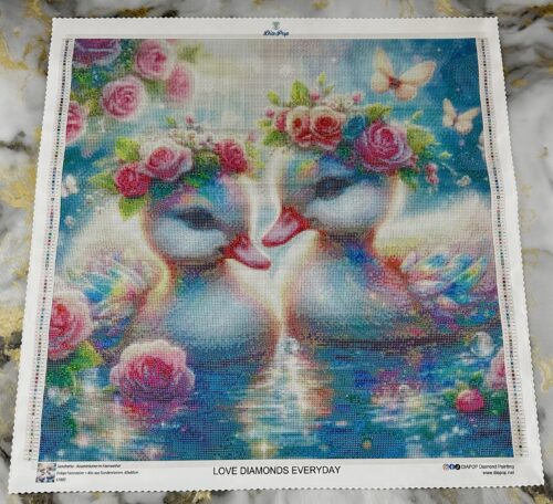 Sandrietta - Rosenträume im Feenweiher - 60x60cm - 120 Farben - Eckige Harzsteine + Mix aus Sondersteinen