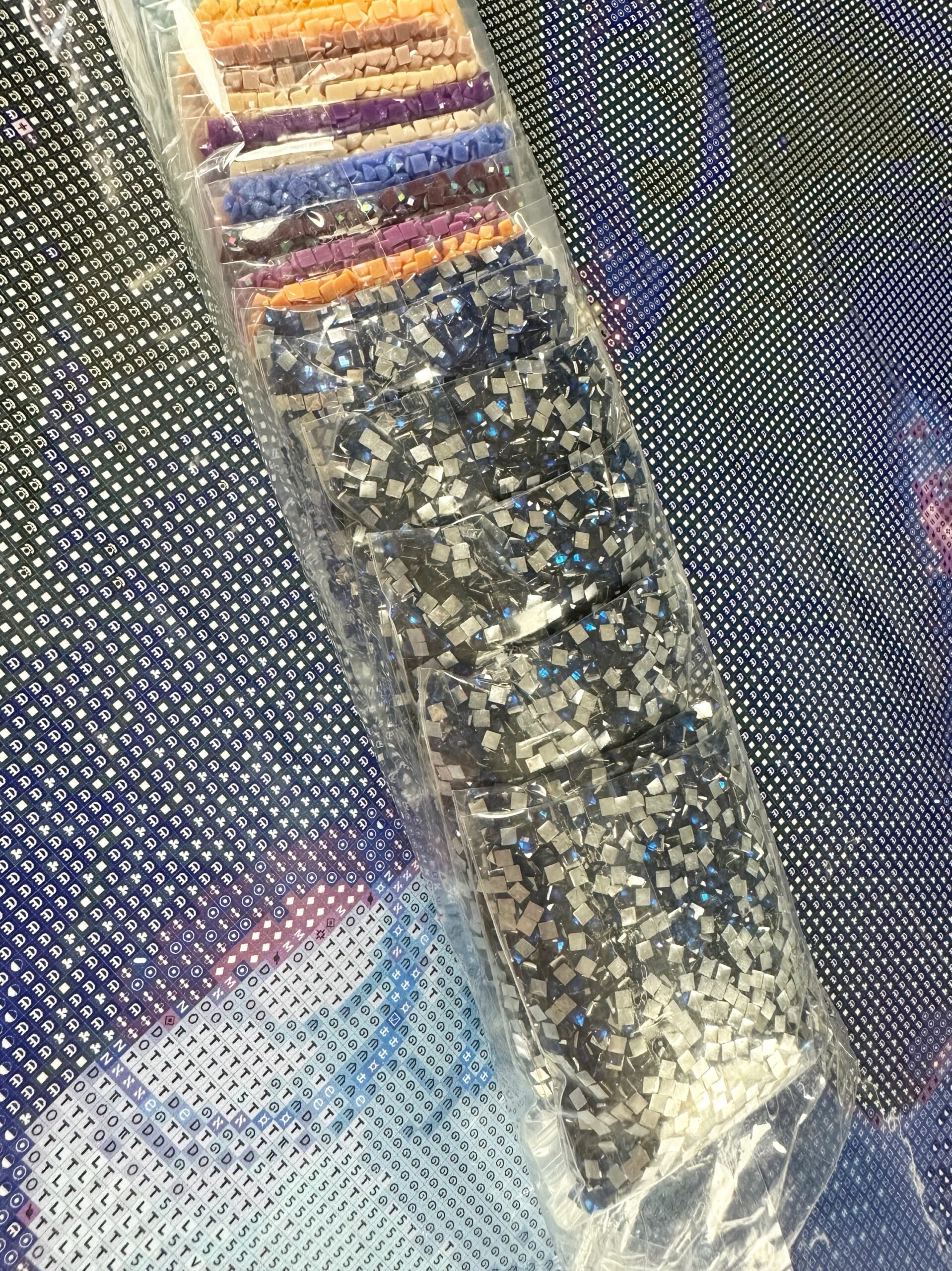 Traumpixxel - Die Träumerin des Mondlichts - 70x70cm - 80 Farben - Eckige Harzsteine + Mix aus Sondersteinen – Bild 3